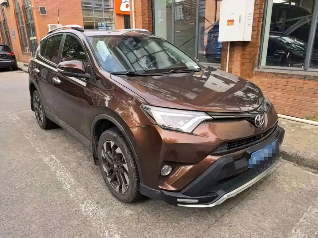 Toyota RAV4 2017 — фото 2