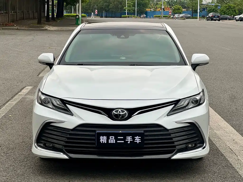 Toyota Camry 2021 — фото 2