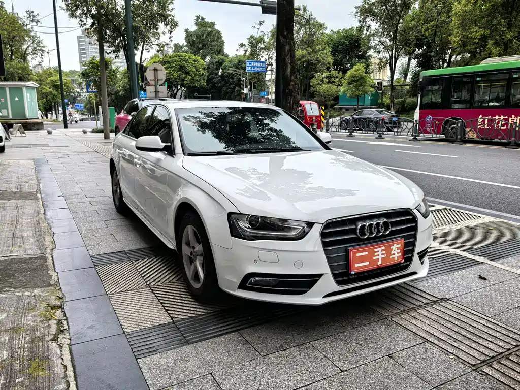 Audi A4L 2014