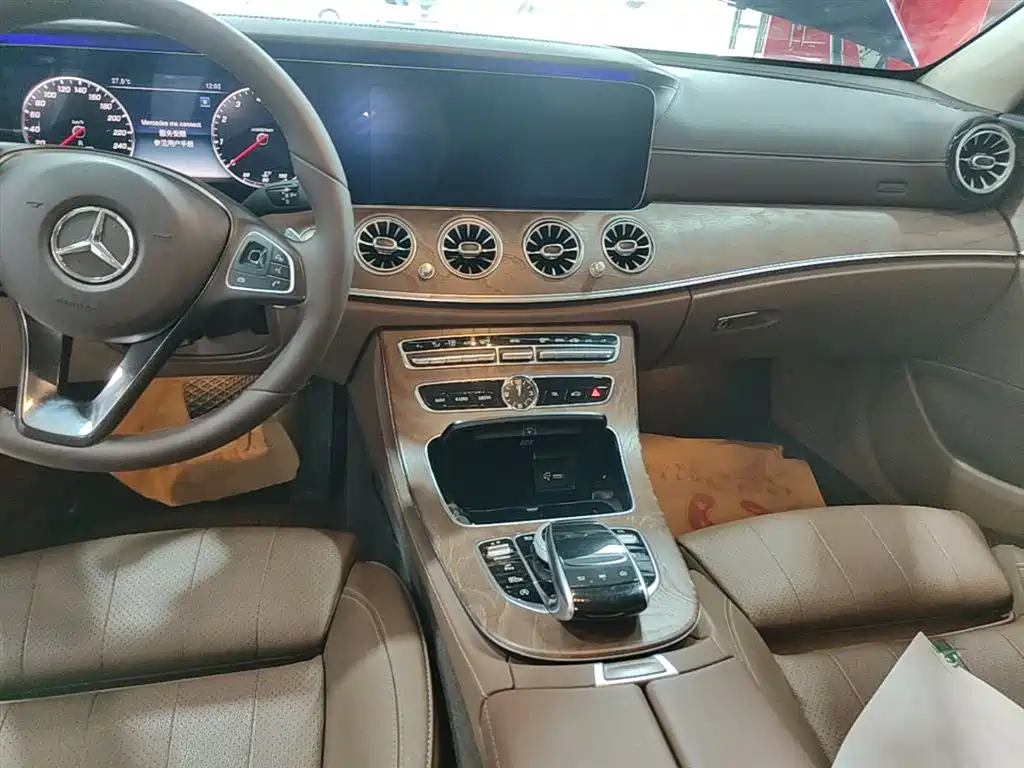 Mercedes-Benz E-Class 2018 — фото 13