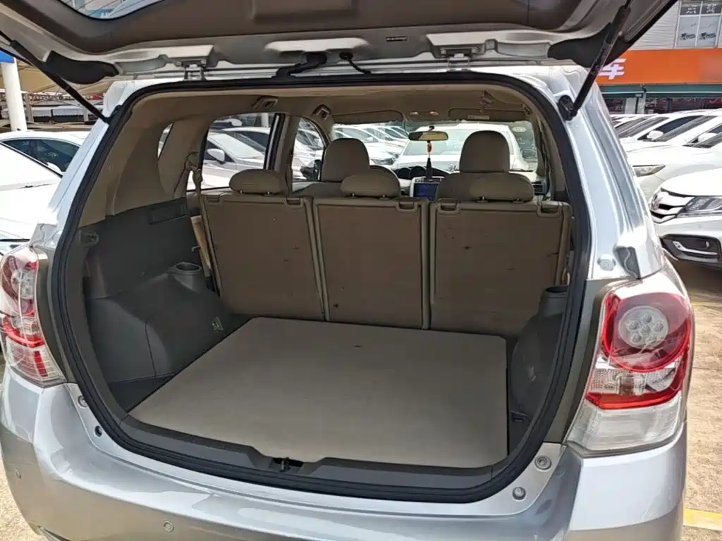 Toyota Verso 2015 — фото 19
