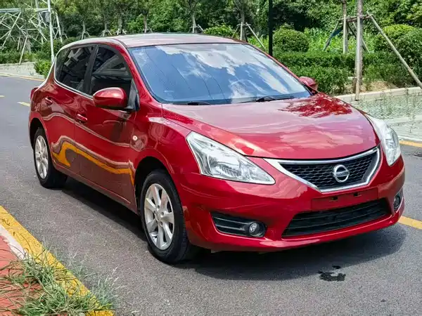 Nissan Tiida 2015