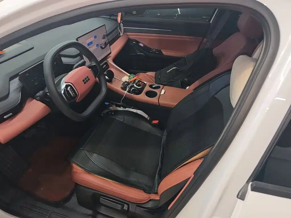 Geely Galaxy L6 2025 — фото 15