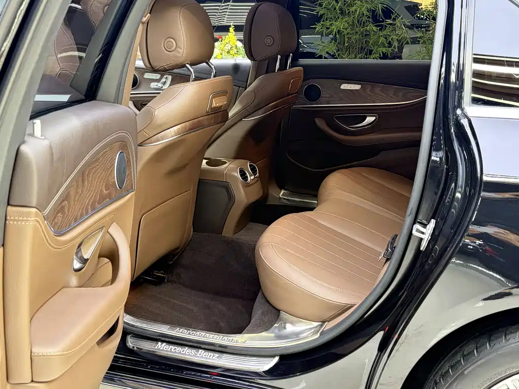 Mercedes-Benz E-Class 2020 — фото 9