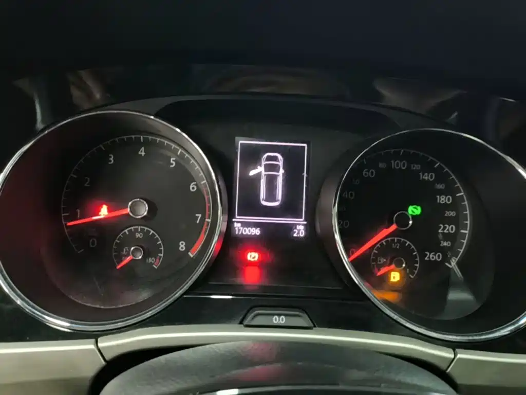 Volkswagen Touran 2018 — фото 12