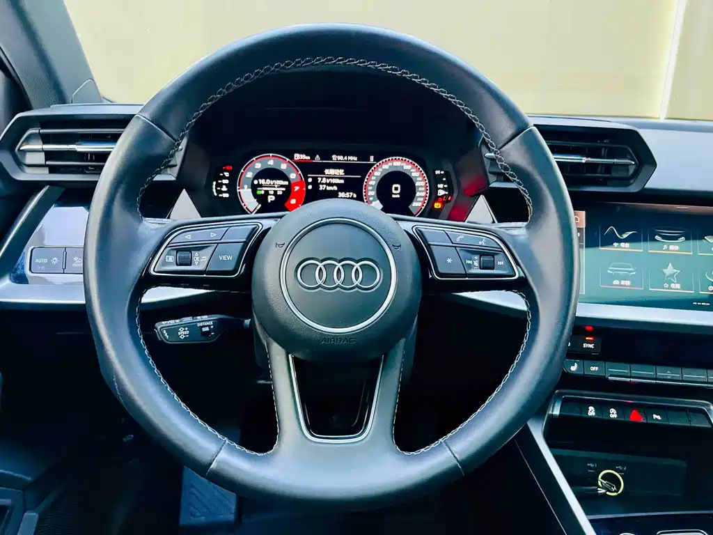 Audi A3 2023 — фото 11