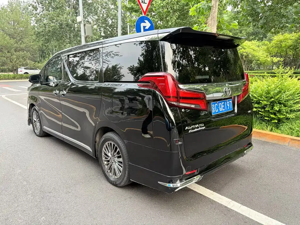 Toyota Alphard 2018