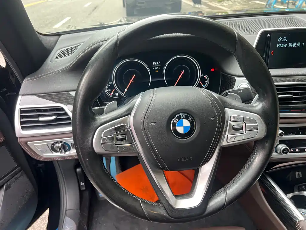 BMW 7 Series 2017 — фото 24