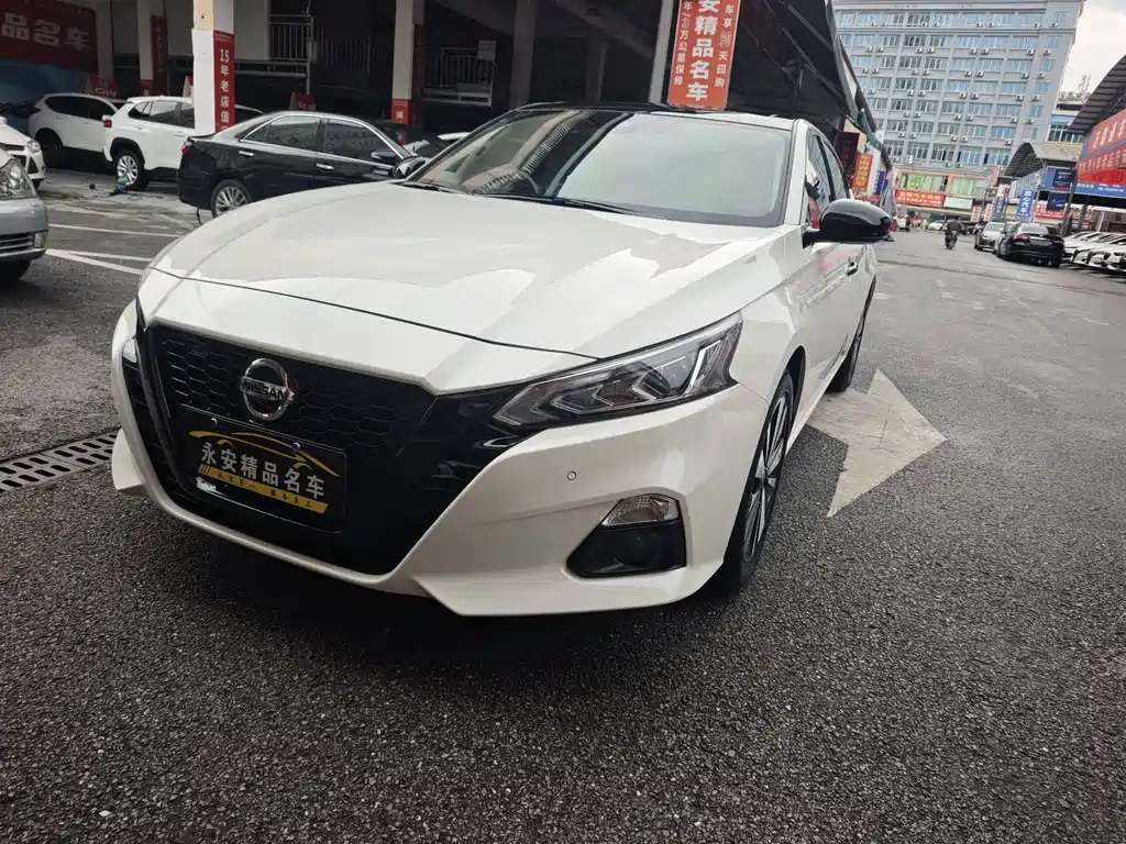 Nissan Teana 2022 — фото 1