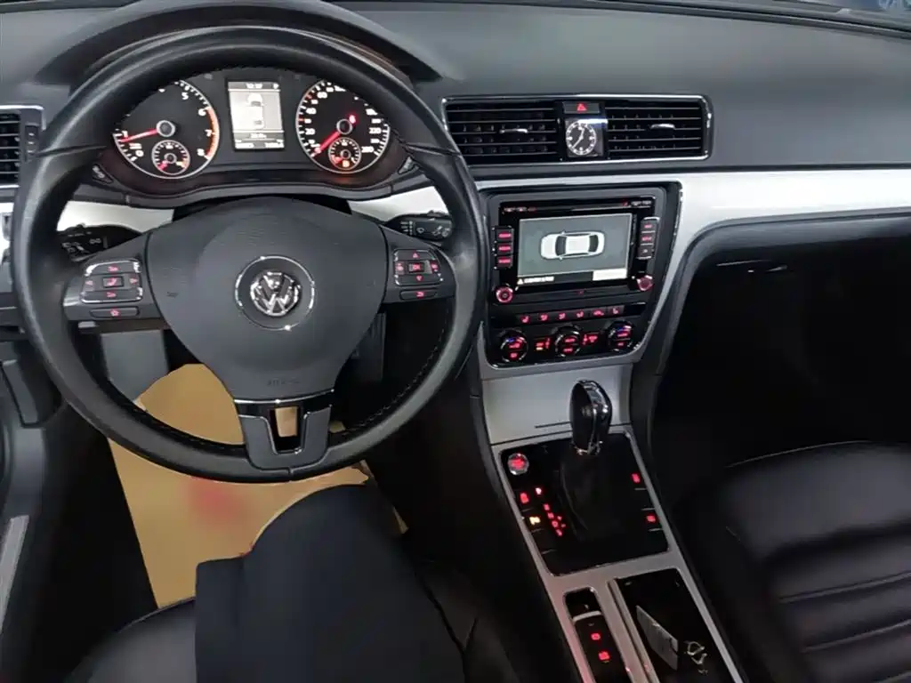 Volkswagen Passat 2015 — фото 10