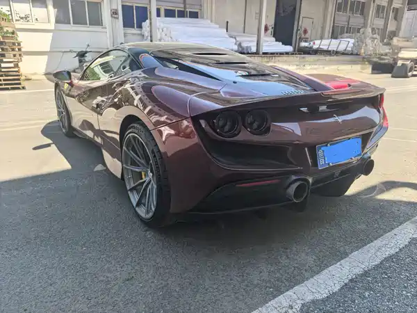 Ferrari F8 2022