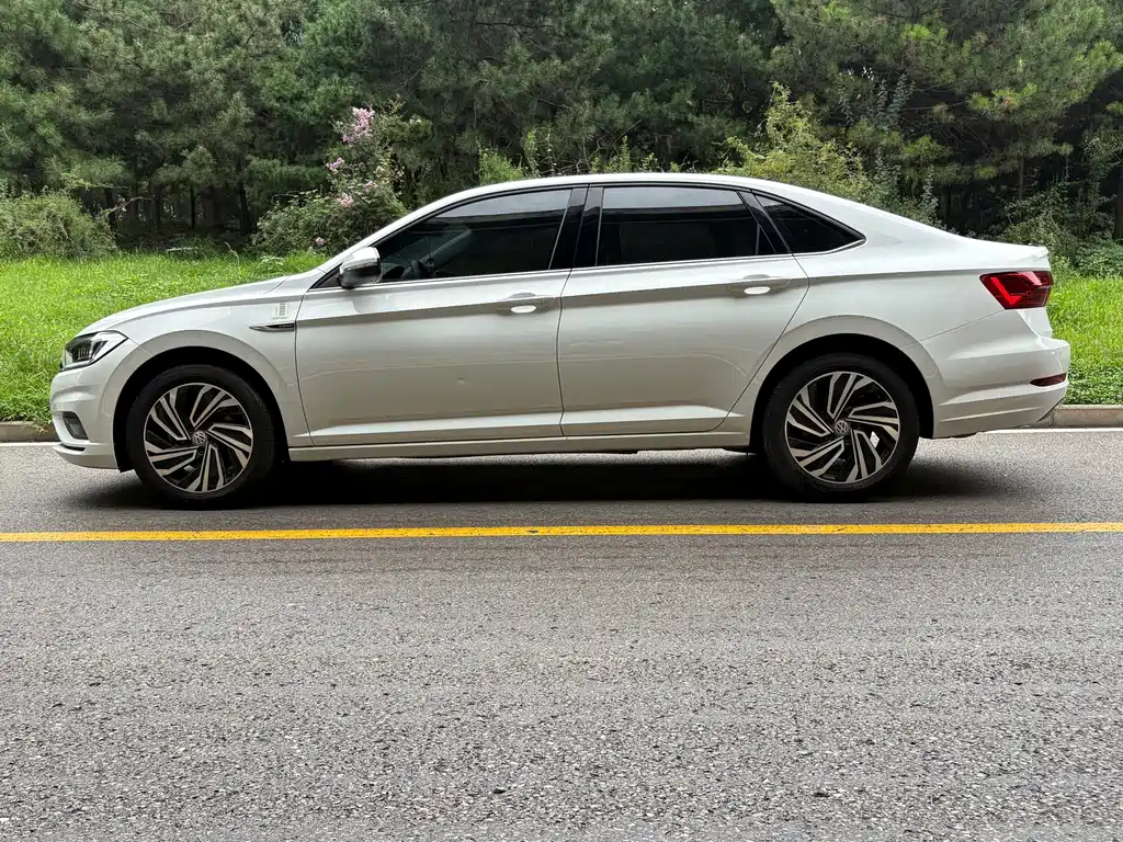 Volkswagen Sagitar 2022