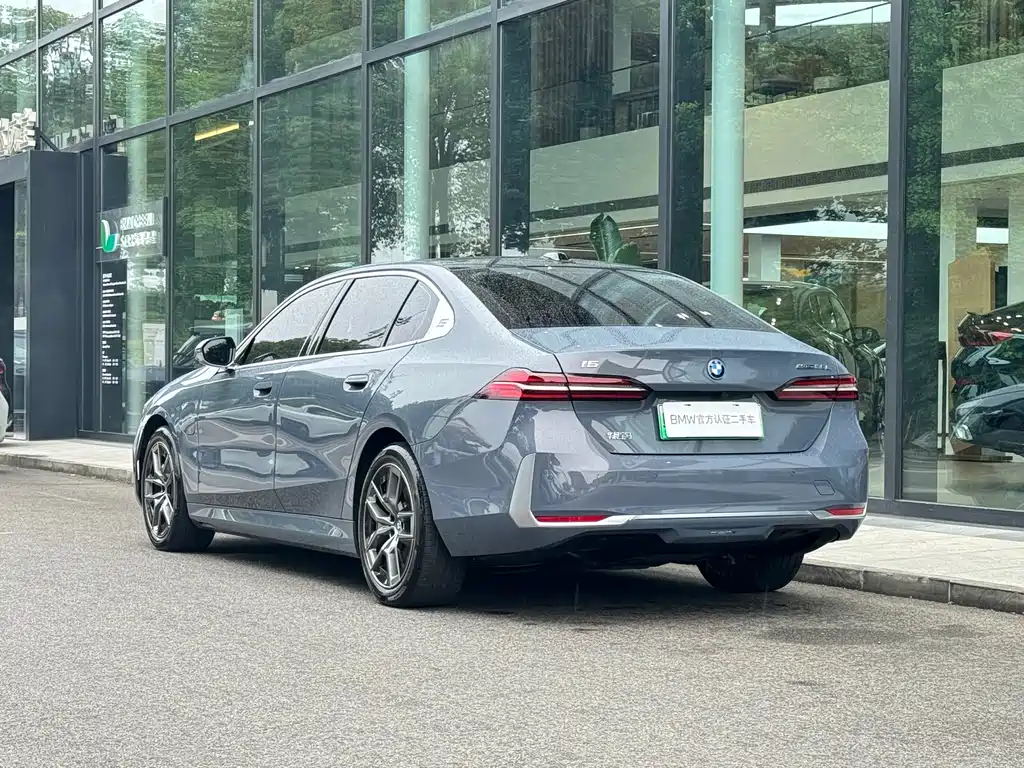 BMW i5 2024