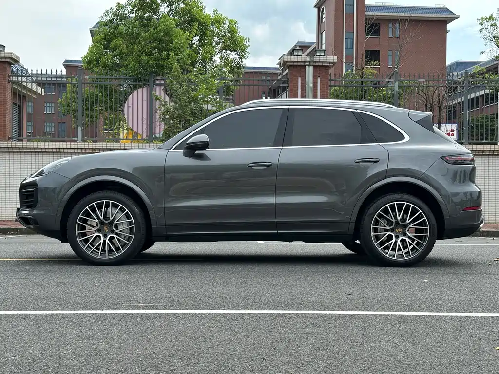 Porsche Cayenne 2020 — фото 7