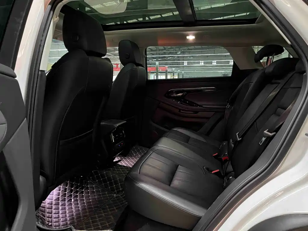 Land Rover Evoque 2021 — фото 11