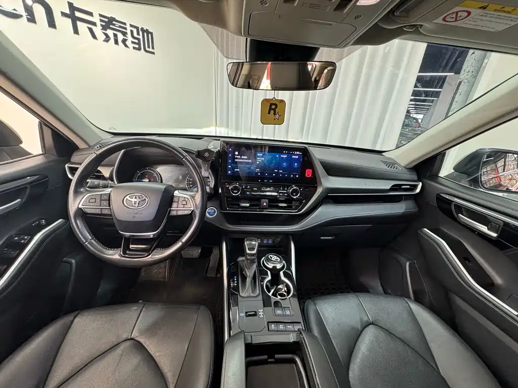 Toyota Highlander 2022 — фото 21