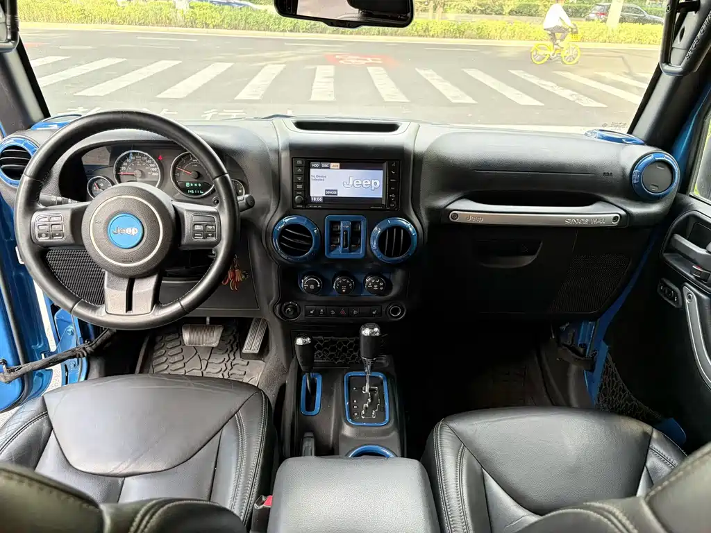 Jeep Wrangler 2017 — фото 10