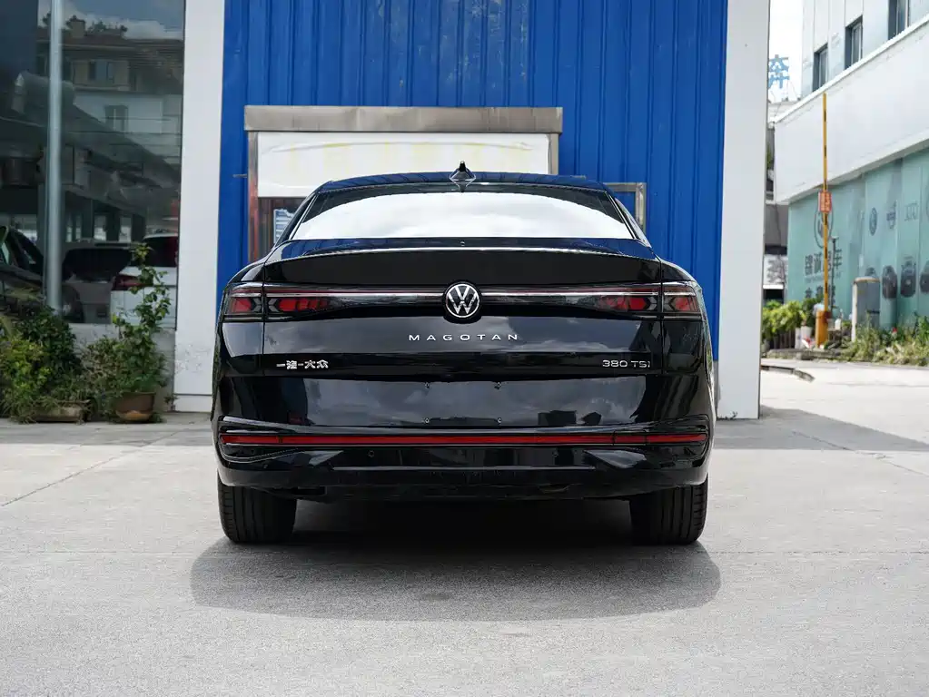 Volkswagen Magotan 2024