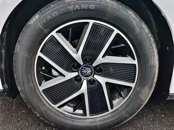 BYD Qin L 2025