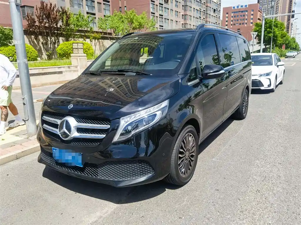 Mercedes-Benz V-Class 2021 — фото 1