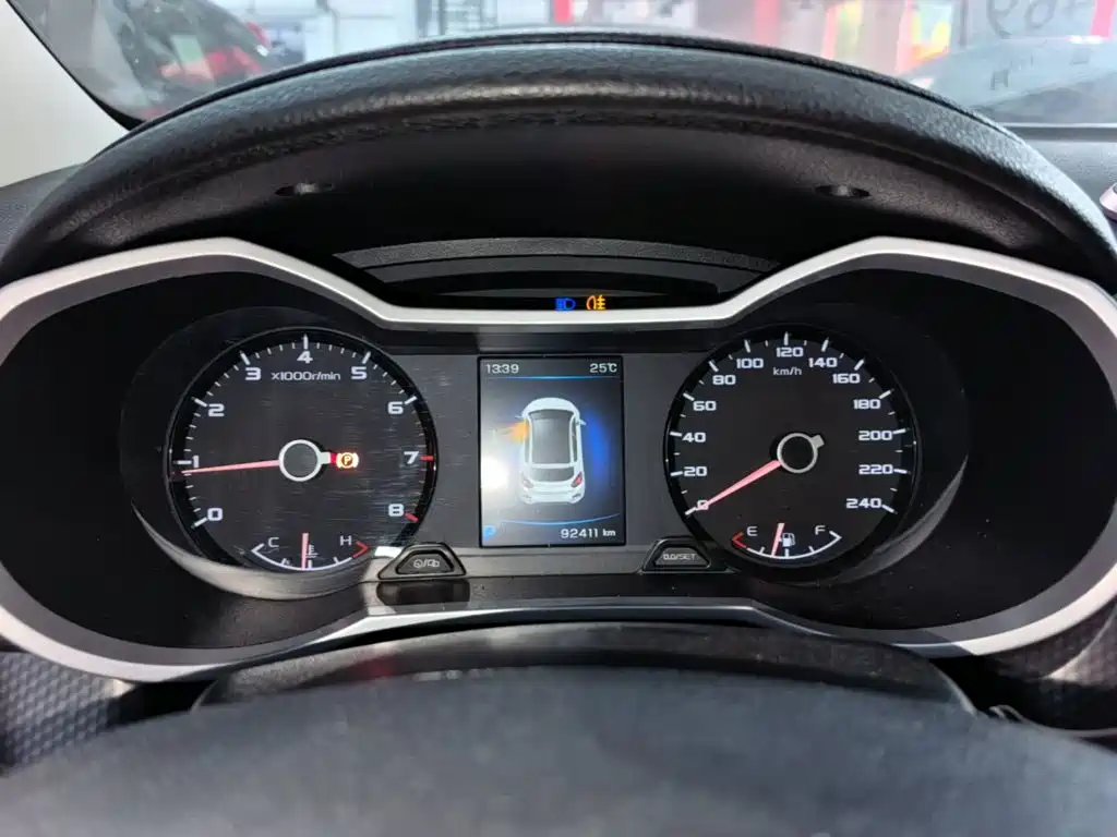 Geely Emgrand GS 2016 — фото 12