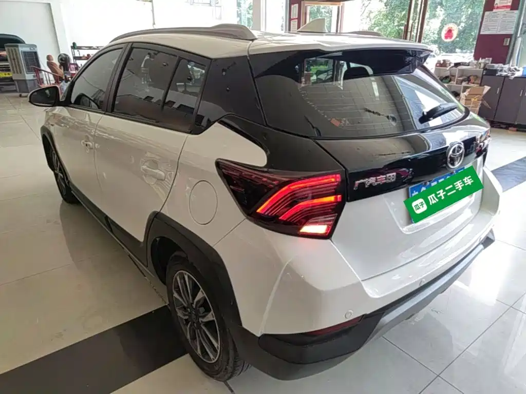 Toyota Yaris L 2022 — фото 5