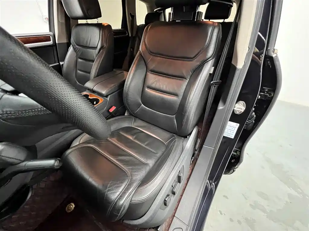 Volkswagen Touareg 2013