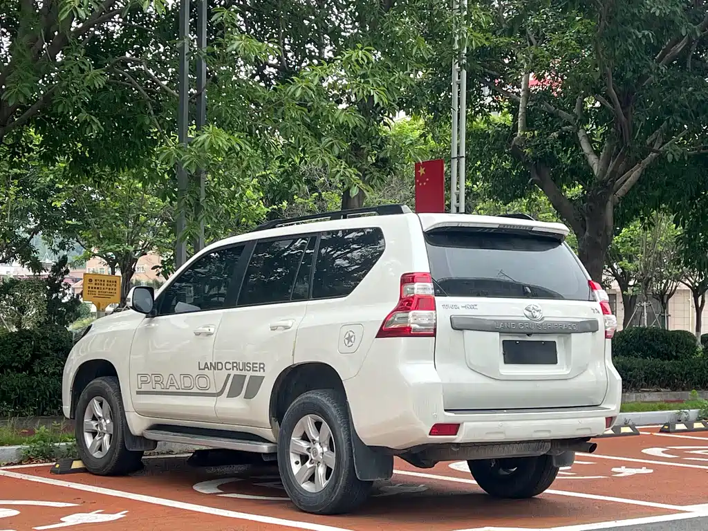 Toyota Prado 2017 — фото 9