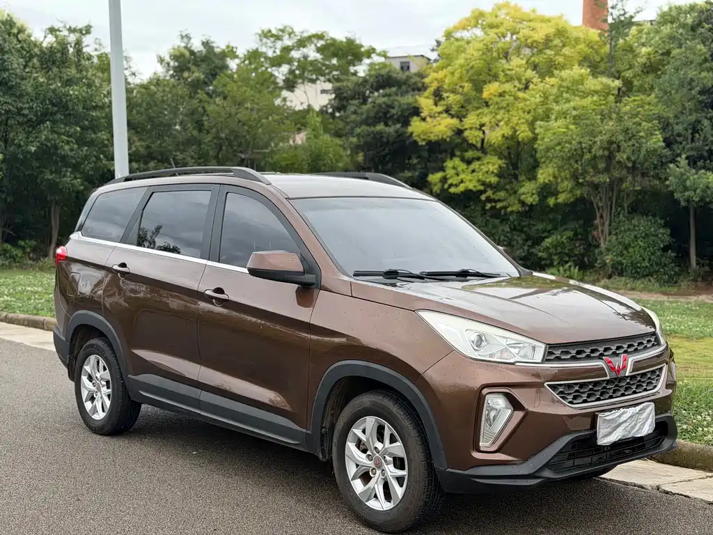 Wuling Hongguang S3 2018 — фото 3