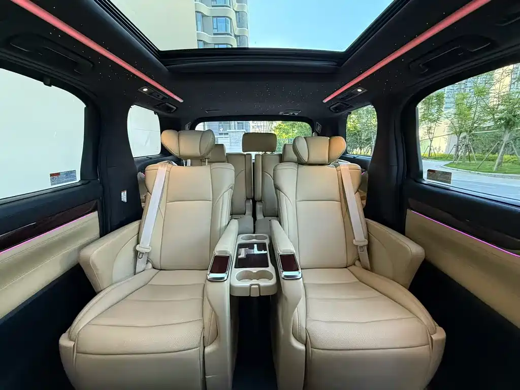 Toyota Alphard 2017 — фото 9