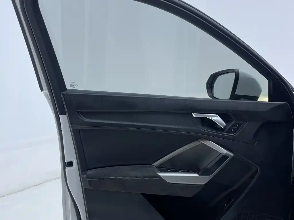 Audi Q3 2022 — фото 19