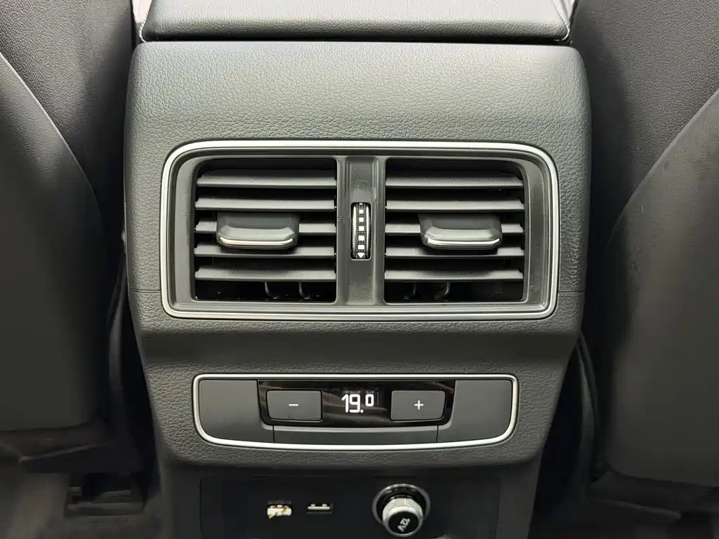 Audi Q5L 2023 — фото 14