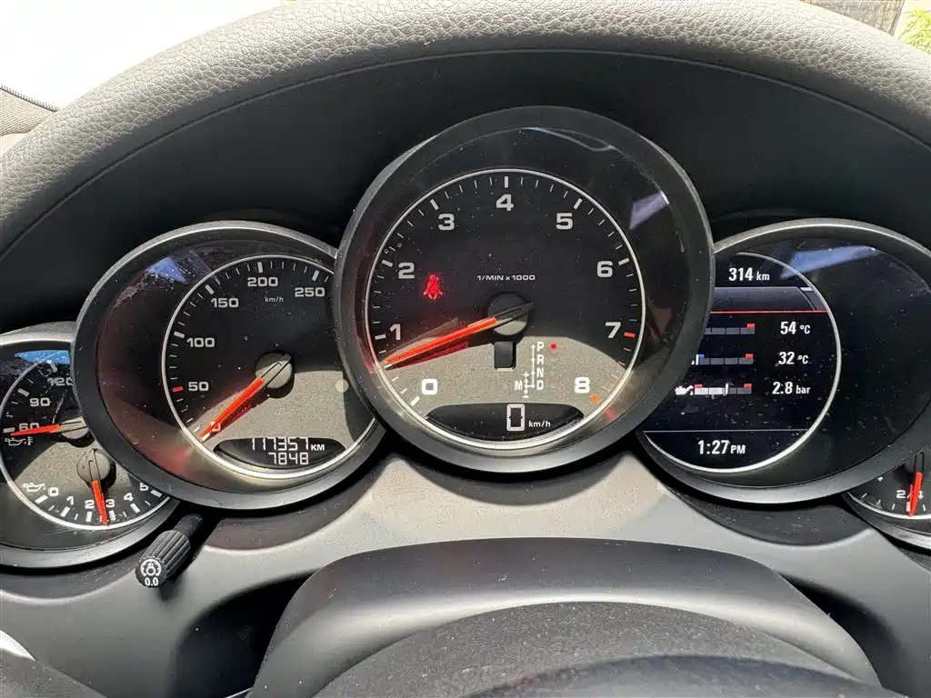 Porsche Cayenne 2017 — фото 17