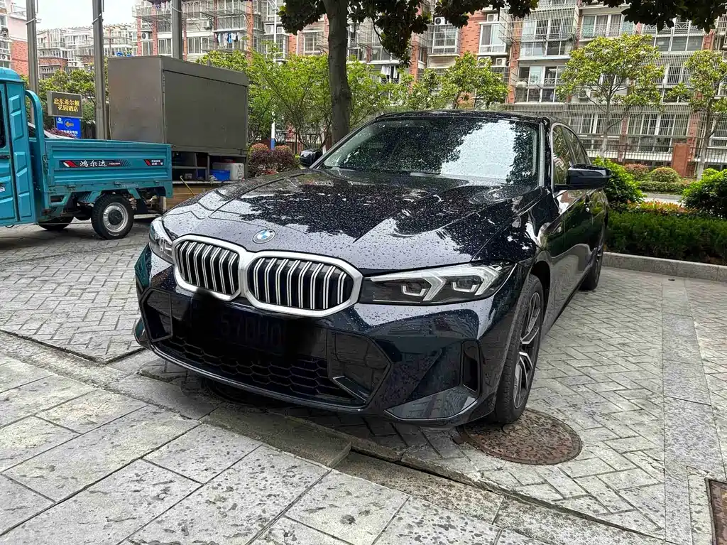 BMW 3 Series 2023 — фото 1