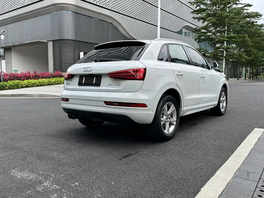 Audi Q3 2016 — фото 4