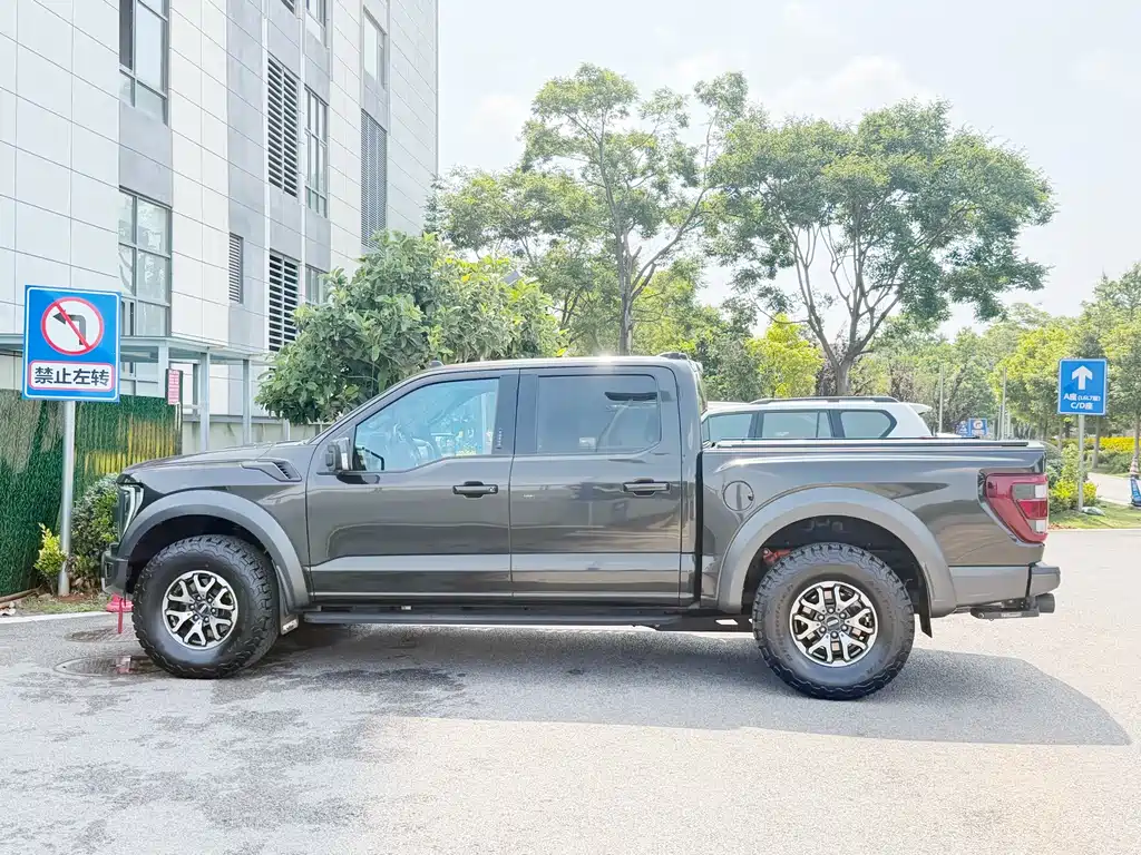 Ford F-150 Raptor 2023 — фото 17