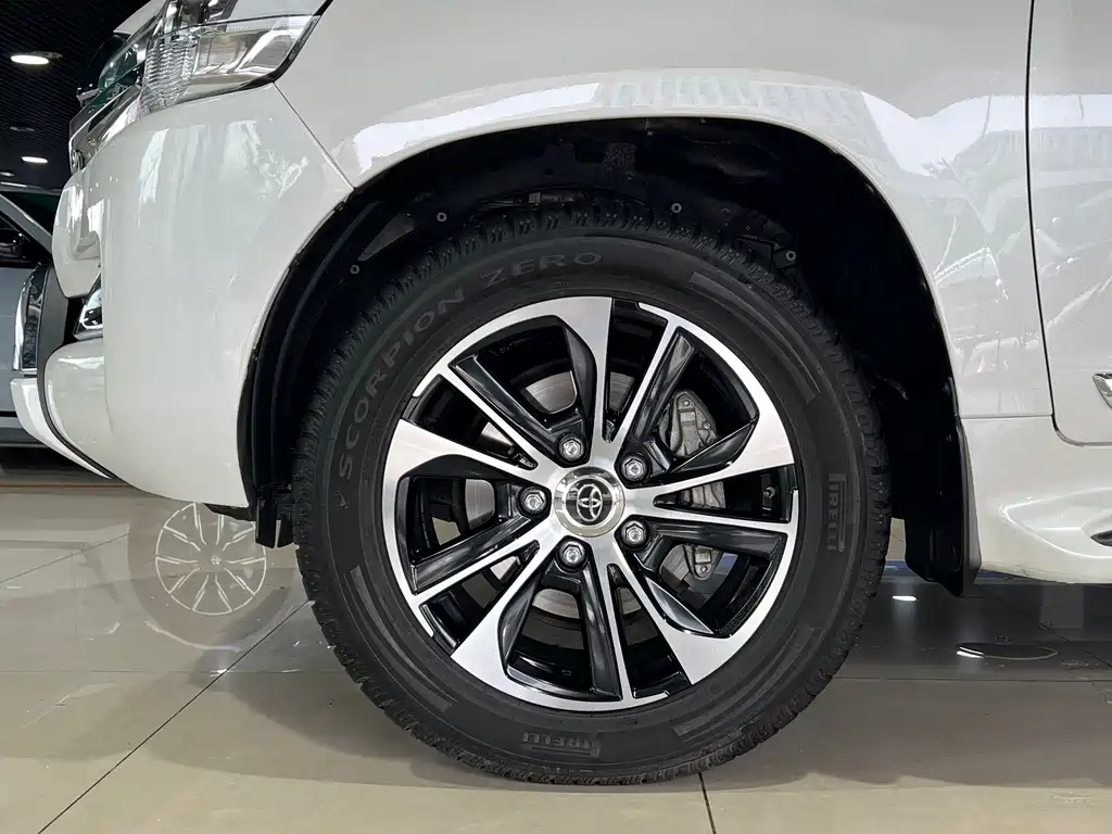 Toyota Land Cruiser 2019 — фото 11