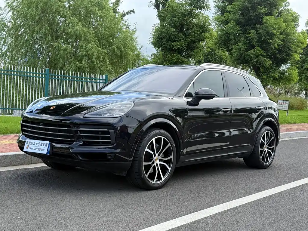 Porsche Cayenne 2022 — фото 1
