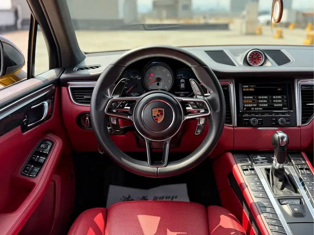 Porsche Macan 2015 — фото 9