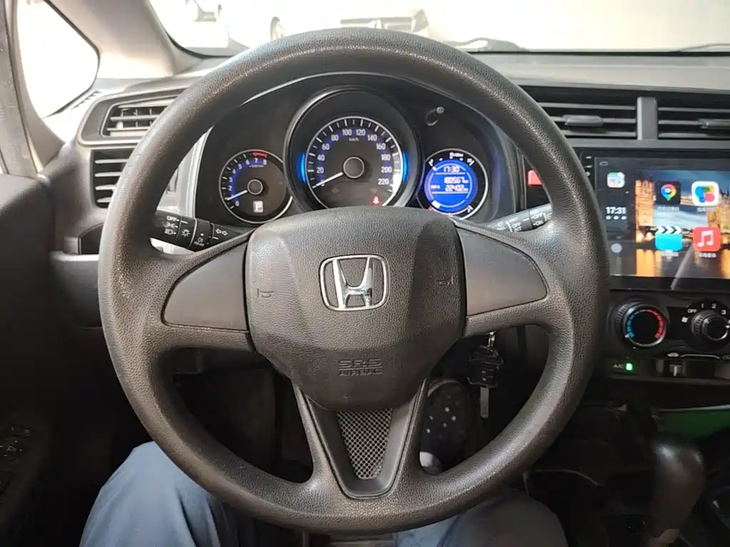 Honda Fit 2017 — фото 11