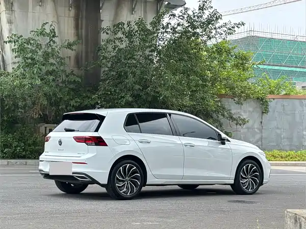 Volkswagen Golf 2021
