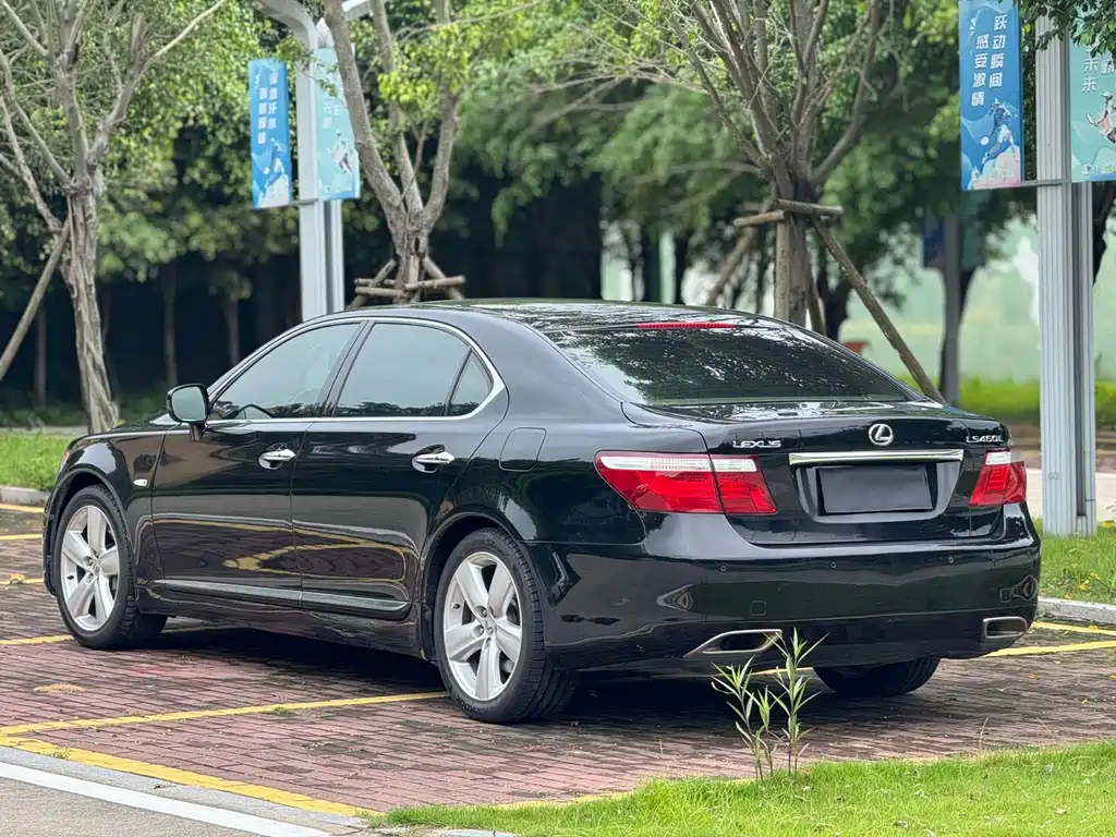 Lexus LS 2009