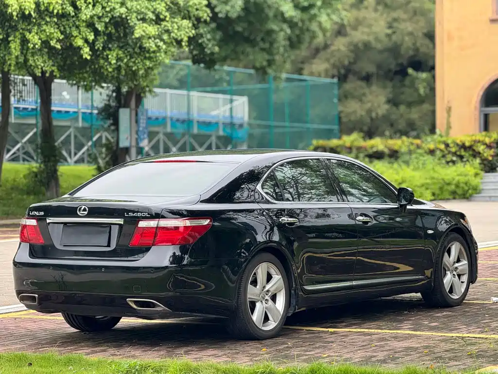 Lexus LS 2009