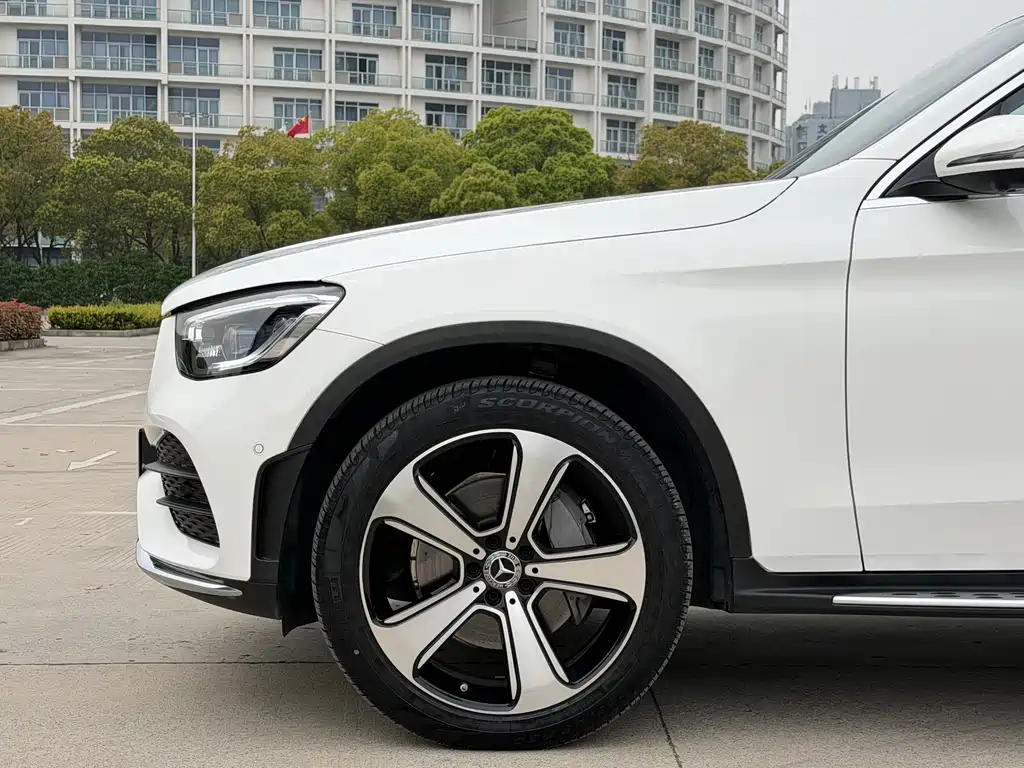 Mercedes-Benz GLC 2023