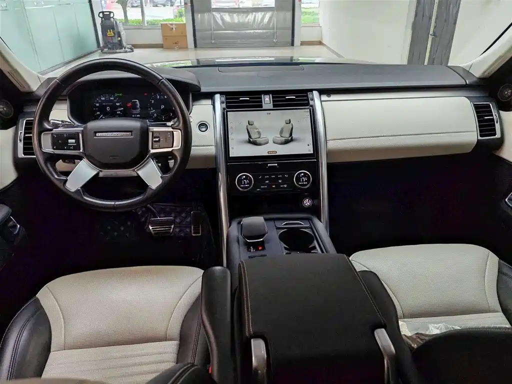 Land Rover Discovery 2022 — фото 12