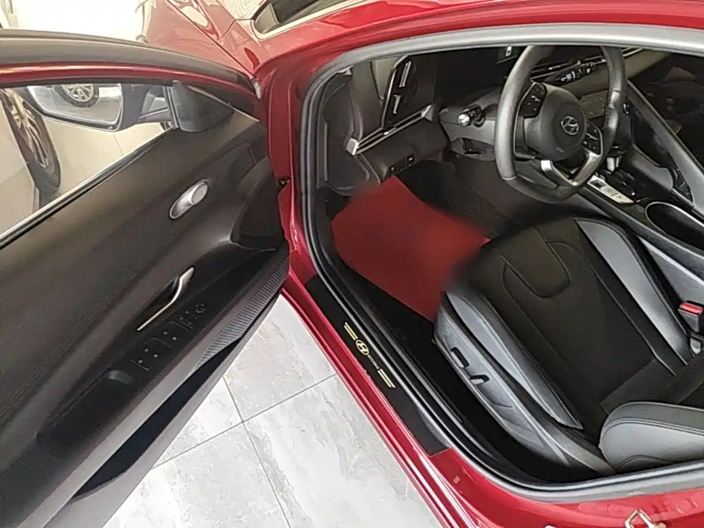 Hyundai Elantra 2021 — фото 16