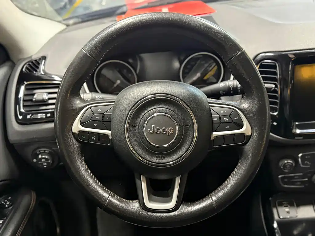 Jeep Compass 2020 — фото 13