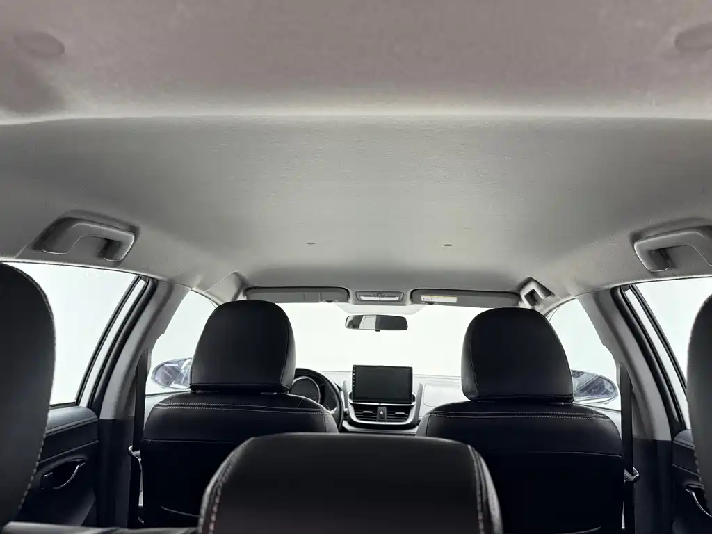 Toyota Yaris L 2023 — фото 20