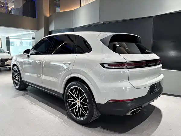 Porsche Cayenne 2025