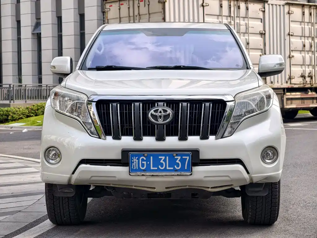 Toyota Prado 2014 — фото 4